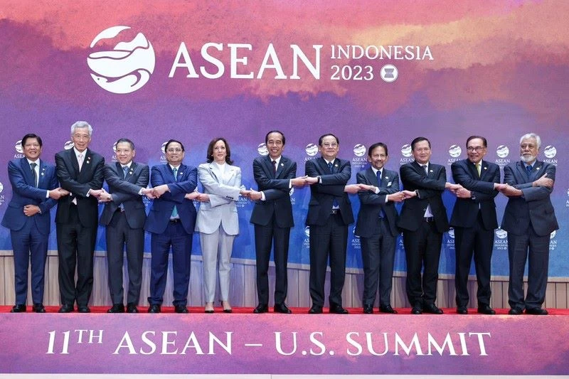 Các nhà Lãnh đạo ASEAN và Phó Tổng thống Hoa Kỳ Kamara Harris chụp ảnh lưu niệm tại Hội nghị Cấp cao ASEAN-Hoa Kỳ lần thứ 11. (Ảnh: Nhật Bắc)