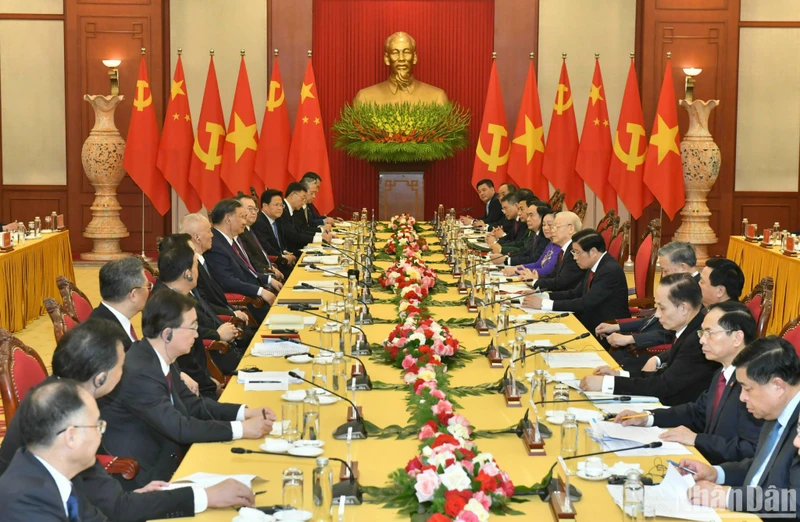 Tổng Bí thư Nguyễn Phú Trọng hội đàm với Tổng Bí thư, Chủ tịch Trung Quốc Tập Cận Bình. (Ảnh: ĐĂNG KHOA) 