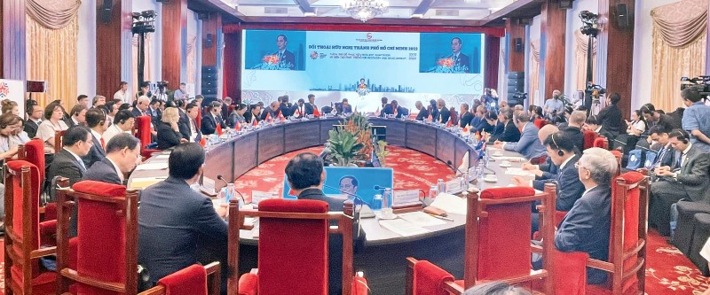 Đối thoại hữu nghị thành phố Hồ Chí Minh lần thứ nhất năm 2022 với chủ đề "Thích ứng để phục hồi và kiến tạo phát triển" diễn ra từ ngày 2 đến 5/12.