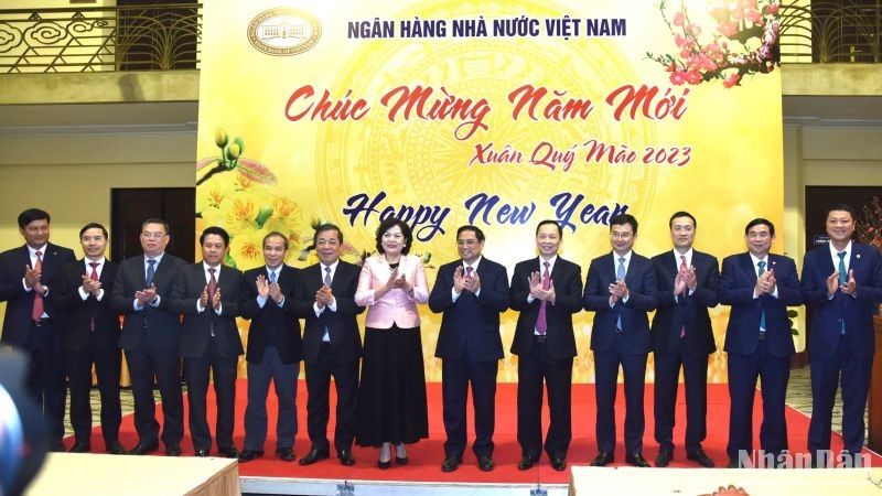 Thủ tướng Phạm Minh Chính với lãnh đạo ngành Ngân hàng. 
