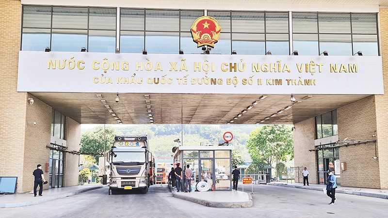 Xuất, nhập khẩu hàng hóa qua Cửa khẩu quốc tế đường bộ số II Kim Thành (Lào Cai).