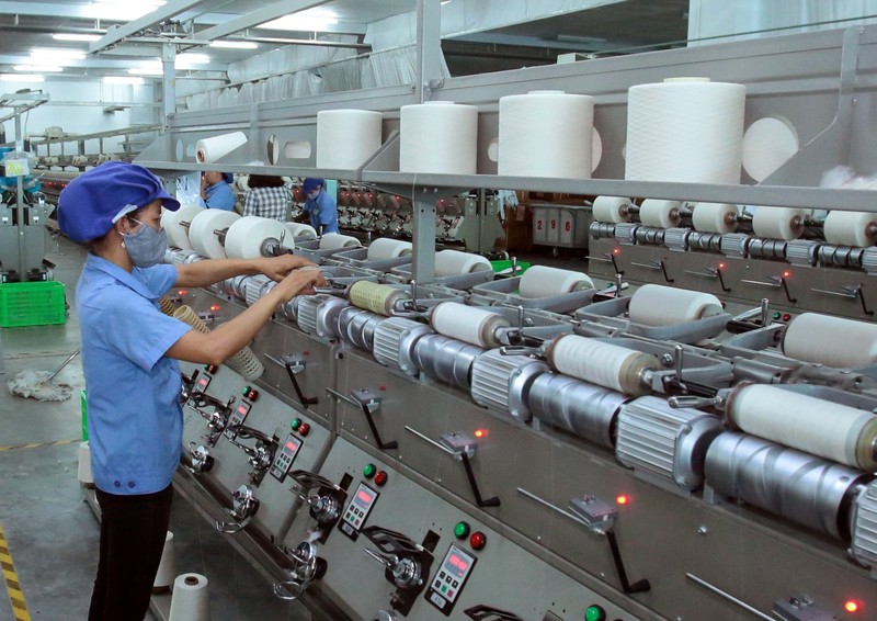 Sản xuất các sản phẩm dệt nhuộm tại Công ty TNHH Dệt nhuộm Jasan Việt Nam (vốn đầu tư Trung Quốc) tại Khu công nghiệp Phố Nối B, tỉnh Hưng Yên. (Ảnh: Đăng Duy)