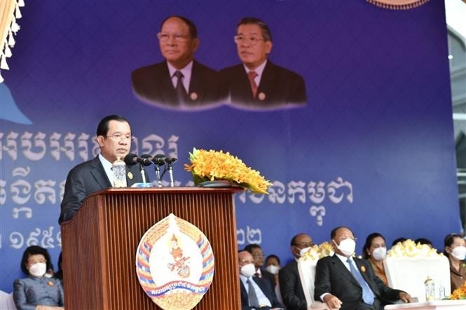 Chủ tịch Đảng Nhân dân Campuchia (CPP) Samdech Techo Hun Sen phát biểu tại lễ míttinh kỷ niệm 71 năm Ngày thành lập CPP, tại thủ đô Phnom Penh ngày 28/6/2022. (Ảnh: Huỳnh Văn Thảo/TTXVN)