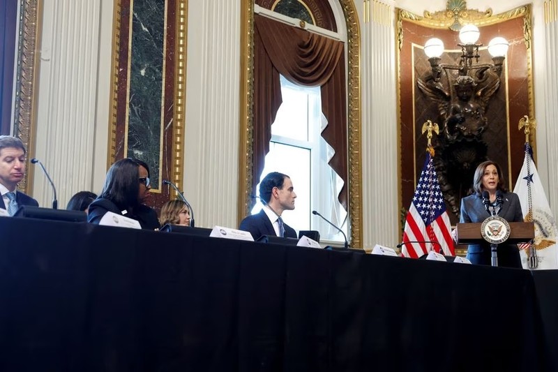 Phó Tổng thống Hoa Kỳ Kamala Harris phát biểu tại cuộc họp với các quan chức chính phủ và lãnh đạo công ty về nguyên nhân gốc rễ của việc di cư từ bắc Trung Mỹ, ngày 6/2/2023. Ảnh: REUTERS