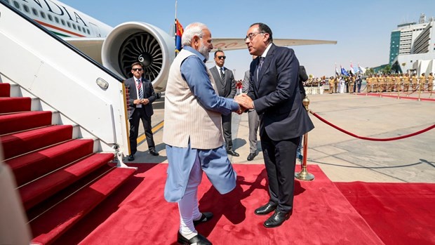 Thủ tướng Ấn Độ Narendra Modi đến Cairo. (Nguồn: MEA India/Vietnam+)