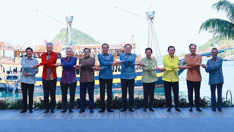 Các nhà Lãnh đạo ASEAN chụp ảnh lưu niệm tại Hội nghị cấp cao ASEAN lần thứ 42. (Ảnh: Dương Giang)