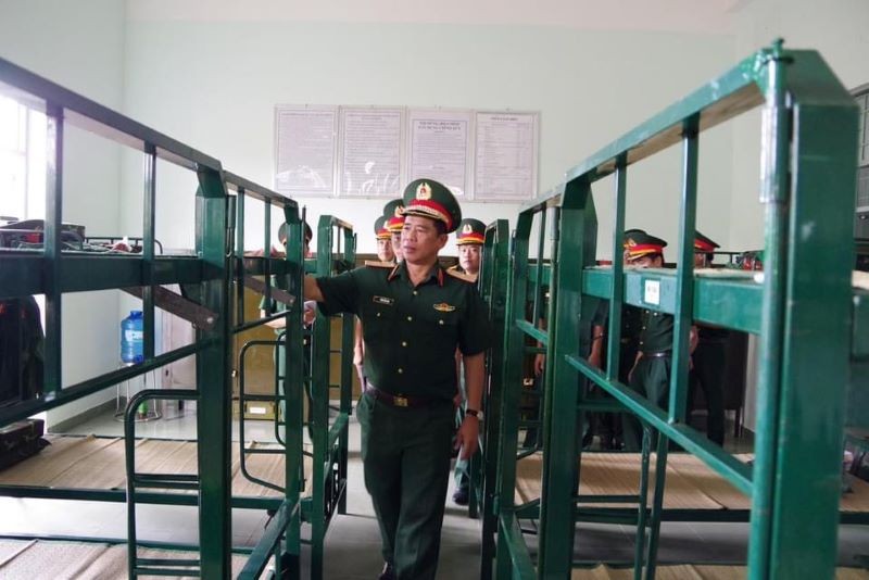 Bộ Tư lệnh thành phố kiểm tra công tác phục vụ huấn luyện chiến sĩ mới tại Trung đoàn Gia Định.