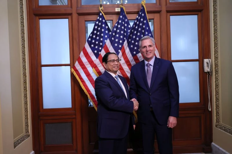 Thủ tướng Phạm Minh Chính gặp Chủ tịch Hạ viện Hoa Kỳ Kevin McCarth.