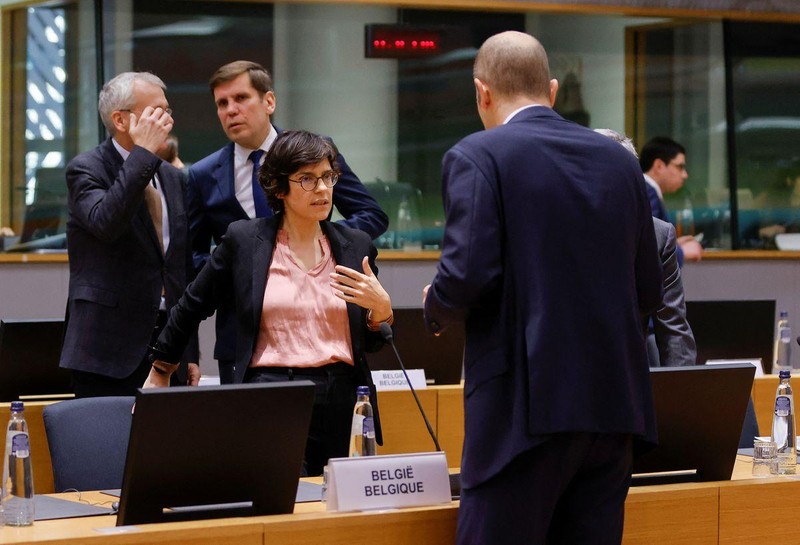 Bộ trưởng Năng lượng Bỉ Tinne Van der Straeten dự một cuộc họp của các bộ trưởng năng lượng EU tại Brussels, ngày 24/11. (Ảnh: Reuters)