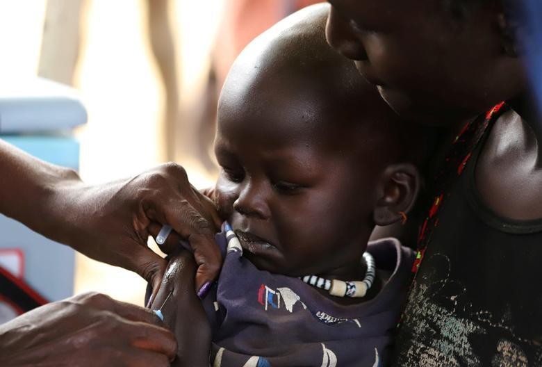 Trẻ em Nam Sudan được tiêm vaccine ngừa sởi trong một chiến dịch tiêm chủng tại Juba, ngày 4/2/2020. (Ảnh: Reuters)