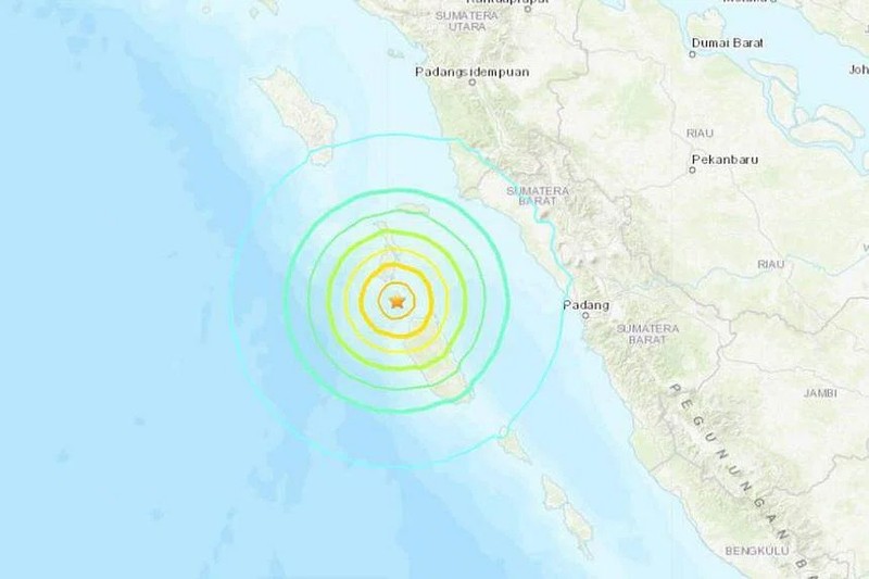 Cơ quan Khảo sát địa chất Mỹ (USGS) cho biết chấn tâm cách thị trấn Teluk Dalam 170,4km về phía đông nam, độ sâu chấn tiêu 15 km dưới biển. (Ảnh: USGS)