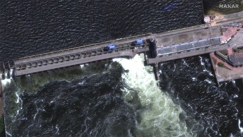 Hình ảnh vệ tinh về đập thủy điện Kakhovka trên sông Dnipro ở Kherson, ngày 5/6. (Ảnh: Maxar Technologies/Reuters)