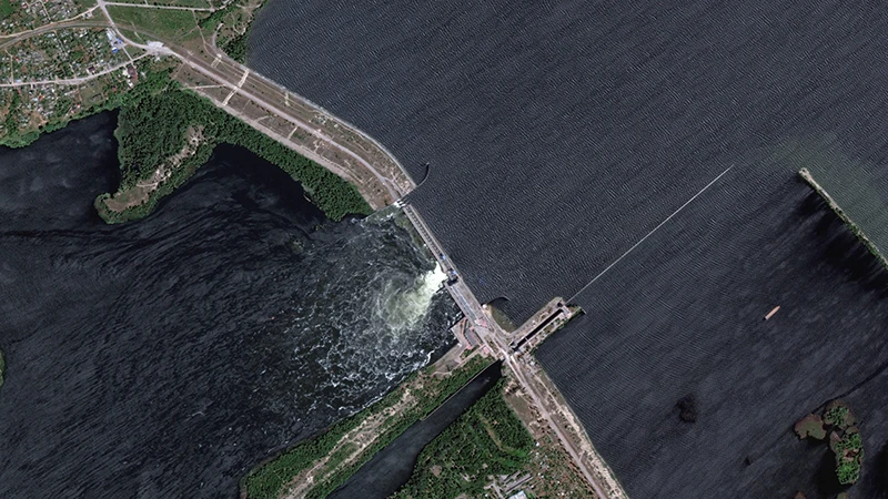 Hình ảnh vệ tinh về đập thủy điện Kakhovka trên sông Dnipro ở Kherson, ngày 5/6/2023. (Ảnh: Maxar Technologies/Reuters) 