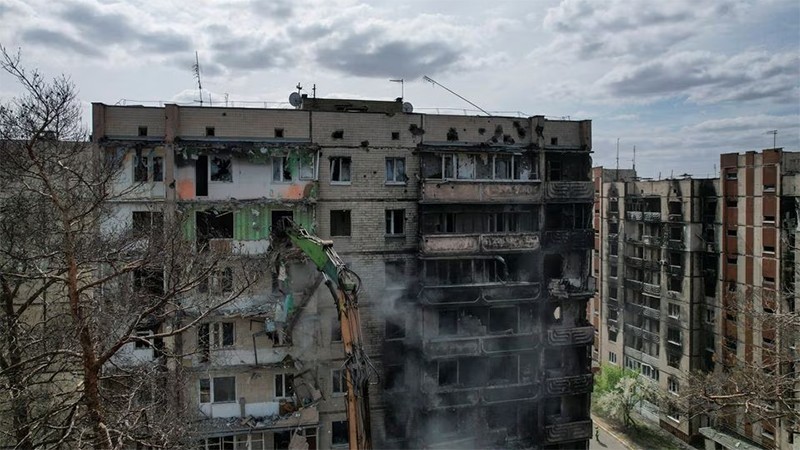 Tòa chung cư tại Irpin, ngoại ô Kiev, Ukraine, ngày 19/4/2023. (Ảnh: Reuters)