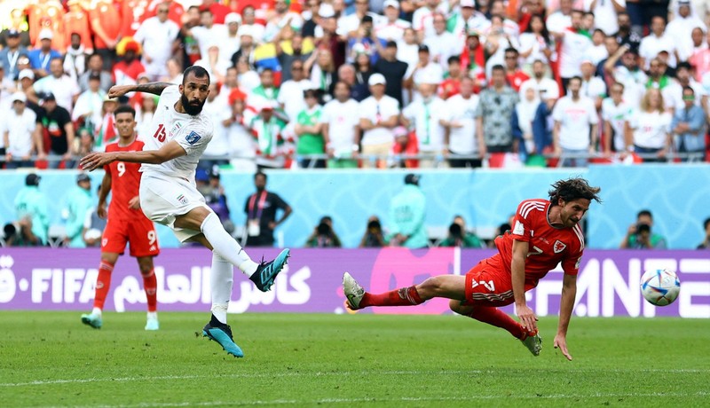 Đội tuyển Iran áp đảo Xứ Wales với chiến thắng 2-0.