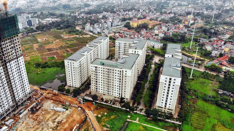 Trong thời gian vừa qua, thị trường bất động sản và hoạt động của các doanh nghiệp bất động sản gặp nhiều khó khăn, tiềm ẩn nguy cơ, rủi ro. Ảnh: TTXVN