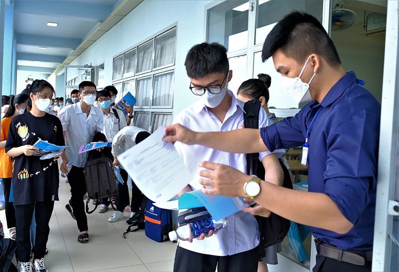 Thí sinh tham gia kỳ thi đánh giá năng lực do Đại học Quốc gia TP Hồ Chí Minh tổ chức, năm 2022. Ảnh: Thanh Tùng