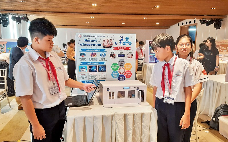 Học sinh Thành phố Hồ Chí Minh tham gia cuộc thi “Ứng dụng chuyển đổi số trong lĩnh vực giáo dục” năm 2022.