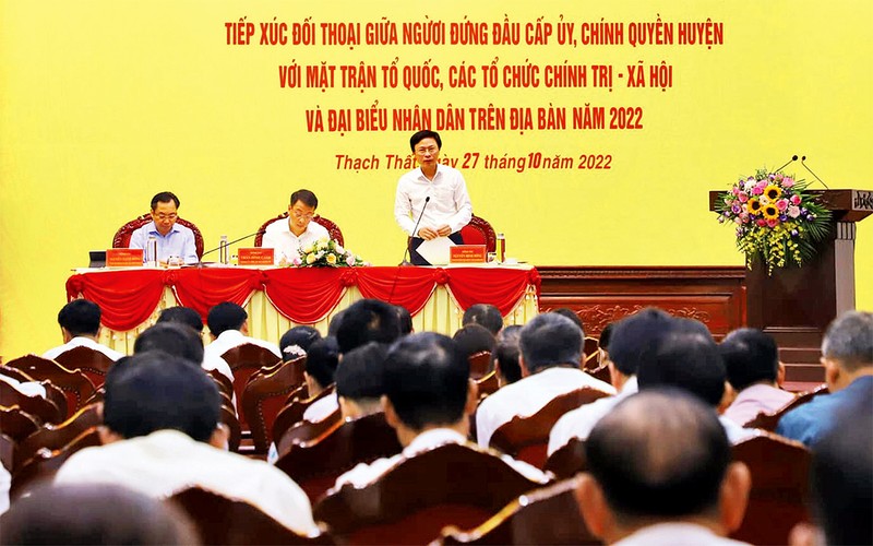 Hội nghị tiếp xúc, đối thoại giữa người đứng đầu cấp ủy, chính quyền huyện Thạch Thất với Mặt trận Tổ quốc, các đoàn thể chính trị-xã hội và nhân dân năm 2022. (Ảnh Nguyễn Hiền)