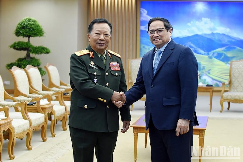 Thủ tướng Phạm Minh Chính tiếp Đại tướng Chansamone Chanyalath, Ủy viên Bộ Chính trị, Phó Thủ tướng Chính phủ, Bộ trưởng Bộ Quốc phòng Lào.