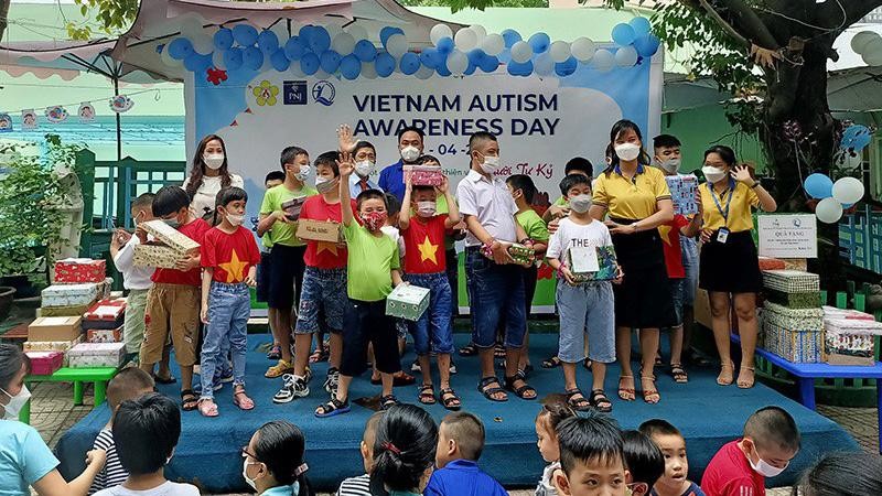 “Ngày hội yêu thương cho trẻ tự kỷ” tại Trường Giáo dục chuyên biệt Khai Trí, Thành phố Hồ Chí Minh, ngày 31/3/2022. (Ảnh: NFVC)
