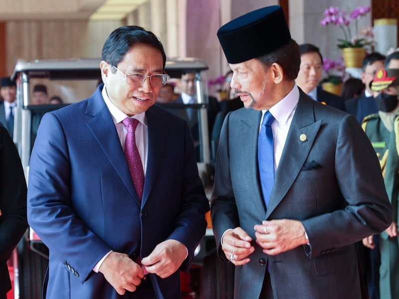 Quốc vương Hassanal Bolkiah và Thủ tướng Chính phủ Phạm Minh Chính trong chuyến thăm chính thức tới Brunei Darussalam của Thủ tướng. (Ảnh: VGP)
