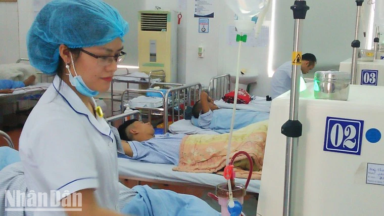 Lọc máu nhân tạo tại Bệnh viện C Thái Nguyên. (Ảnh: Nguyễn Thắng)