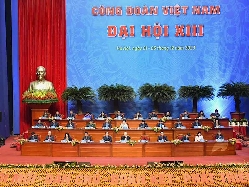 Đoàn Chủ tịch Đại hội XIII Công đoàn Việt Nam.