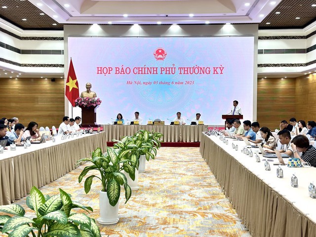 Quang cảnh buổi họp báo Chính phủ thường kỳ tháng 5 (Ảnh: VGP). 