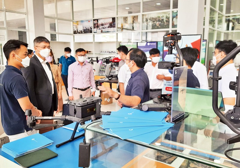 Triển lãm các sản phẩm khoa học-công nghệ tại Vườn ươm Doanh nghiệp công nghệ cao (Khu Công nghệ cao Thành phố Hồ Chí Minh).