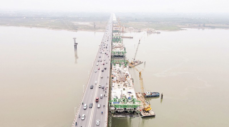 Dự án cầu Vĩnh Tuy giai đoạn 2 đang được khẩn trương thi công để hoàn thành vào tháng 9/2023.