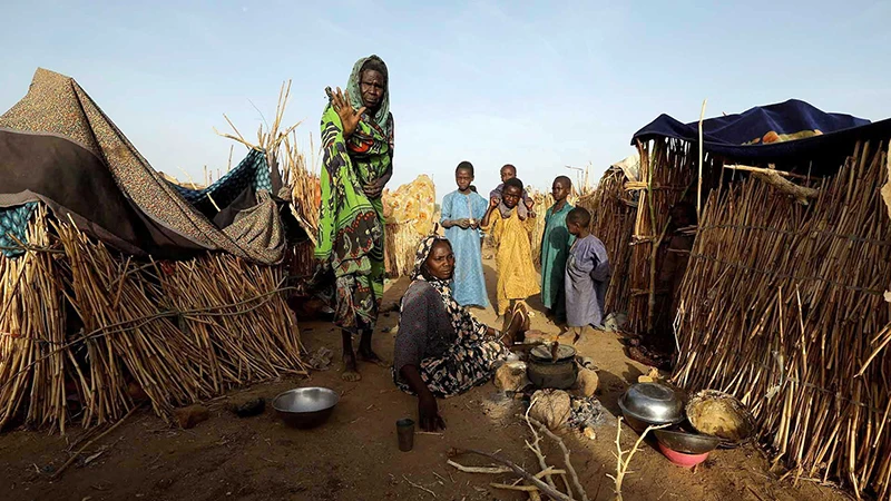 Người tị nạn Sudan sống trong lều tạm ở Chad.