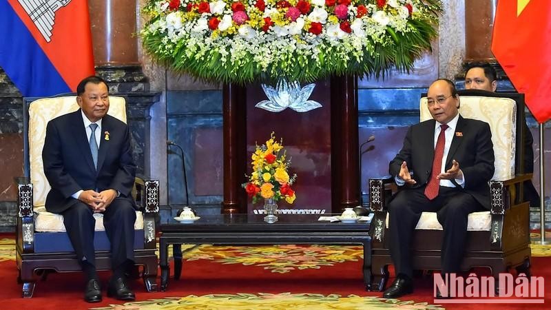 Chủ tịch nước Nguyễn Xuân Phúc tiếp Chủ tịch Thượng viện Campuchia Samdech Say Chhum. (Ảnh: TRẦN HẢI)