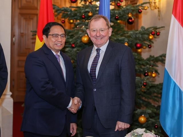 Thủ tướng Phạm Minh Chính và Chủ tịch Nghị viện Luxembourg Fernand Etgen. (Ảnh: VGP)
