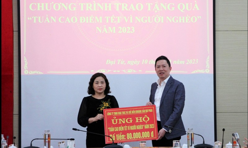 Công ty Núi Pháo ủng hộ Quỹ vì người nghèo tỉnh Thái Nguyên nhân dịp Tết Nguyên đán 2023.