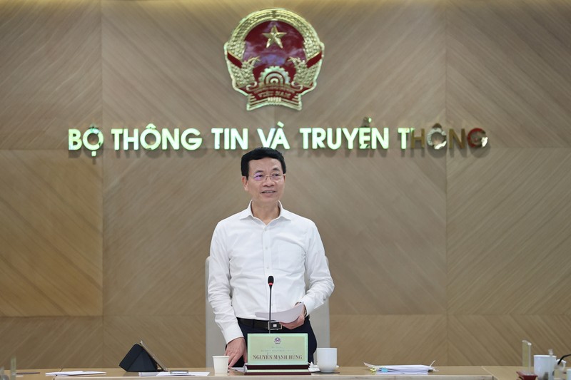 Bộ trưởng Thông tin và Truyền thông Nguyễn Mạnh Hùng phát biểu tại Hội nghị.