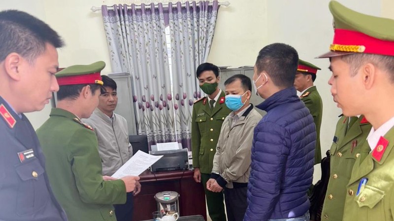 Công an Bắc Giang thi hành lệnh bắt tạm giam đối với Trương Văn Tư. 