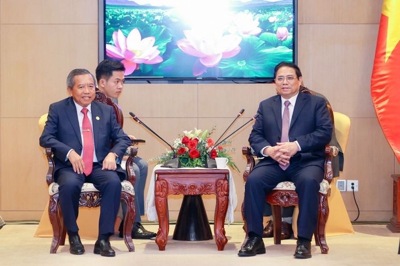 Thủ tướng Chính phủ Phạm Minh Chính tiếp Chủ tịch Hội Hữu nghị Lào-Việt Nam Boviengkham Vongdara. (Ảnh: NHẬT BẮC)
