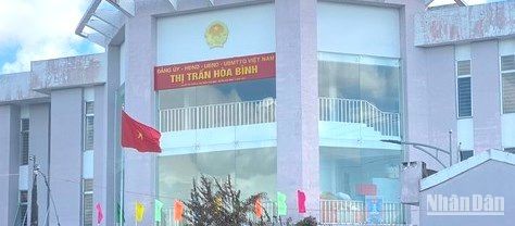 Trụ sở Ủy ban nhân dân thị trấn Hoà Bình - nơi xảy ra các vụ việc sai phạm.