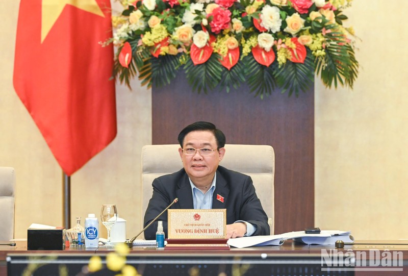 Chủ tịch Quốc hội Vương Đình Huệ phát biểu ý kiến về một số nội dung thảo luận tại phiên họp. (Ảnh: Duy Linh)
