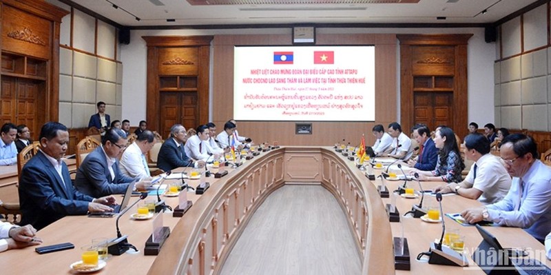 Tại Văn phòng Tỉnh ủy, lãnh đạo tỉnh Thừa Thiên Huế đã tiếp, làm việc với đoàn đại biểu cấp cao tỉnh Attapu, Lào.