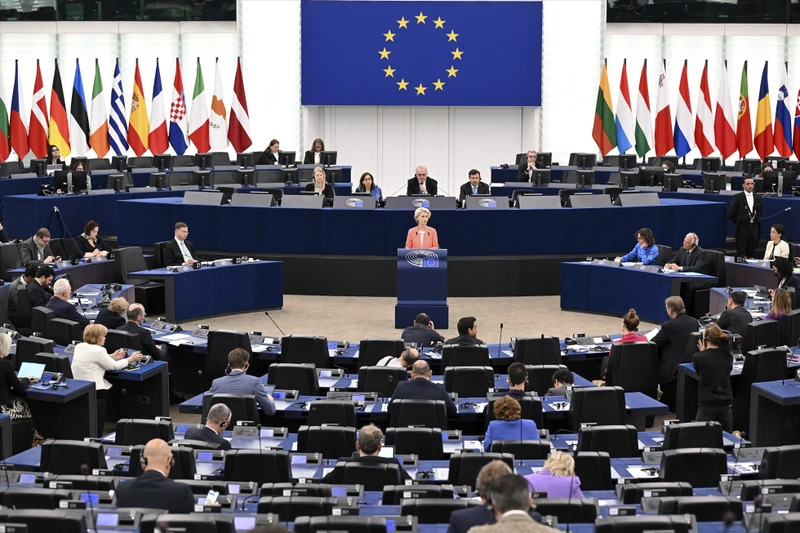 Ủy ban châu Âu thông qua đề xuất về quy định "Đoàn kết mạng".