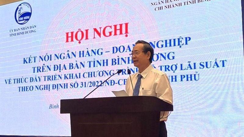 Phó Chủ tịch Ủy ban nhân dân tỉnh Bình Dương Nguyễn Văn Dành phát biểu ý kiến tại hội nghị. 