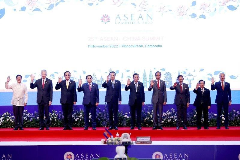 Các Lãnh đạo ASEAN và Trung Quốc tại Hội nghị Cấp cao ASEAN-Trung Quốc. (Ảnh: VGP)
