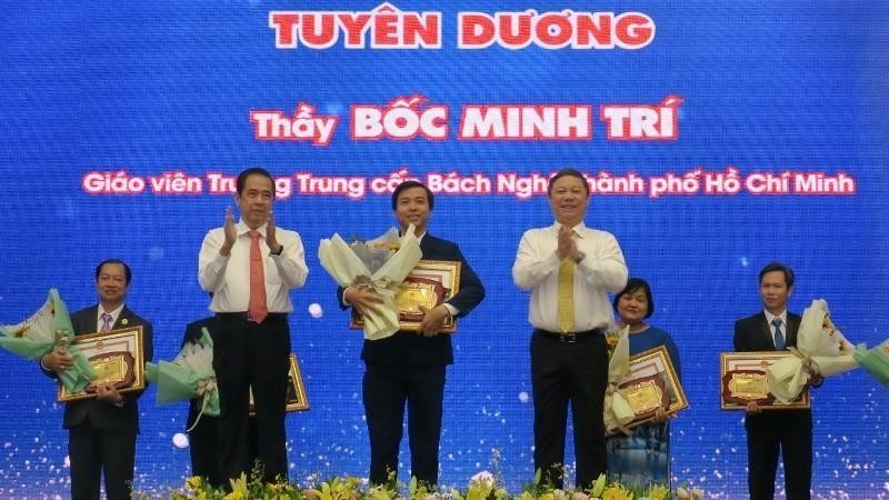 Các nhà giáo tiêu biểu vinh dự nhận giải thưởng Trần Đại Nghĩa lần thứ I năm 2022.
