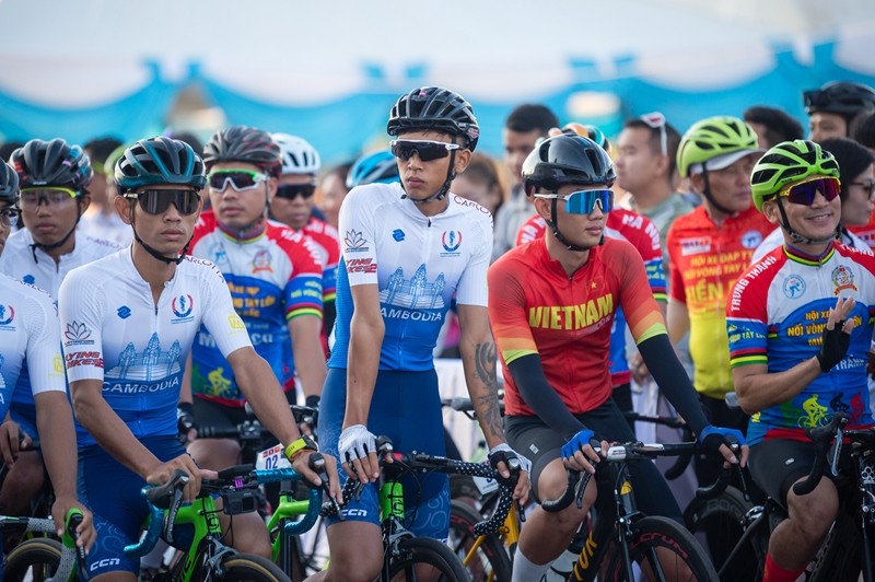 Đội tuyển Việt Nam giành giải Nhất cá nhân Giải đua xe đạp hữu nghị lần thứ nhất tại Thủ đô Vientiane