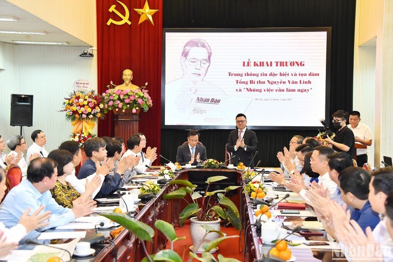 Quang cảnh Lễ khai trương Trang thông tin đặc biệt về Tổng Bí thư Nguyễn Văn Linh. (Ảnh: THỦY NGUYÊN)