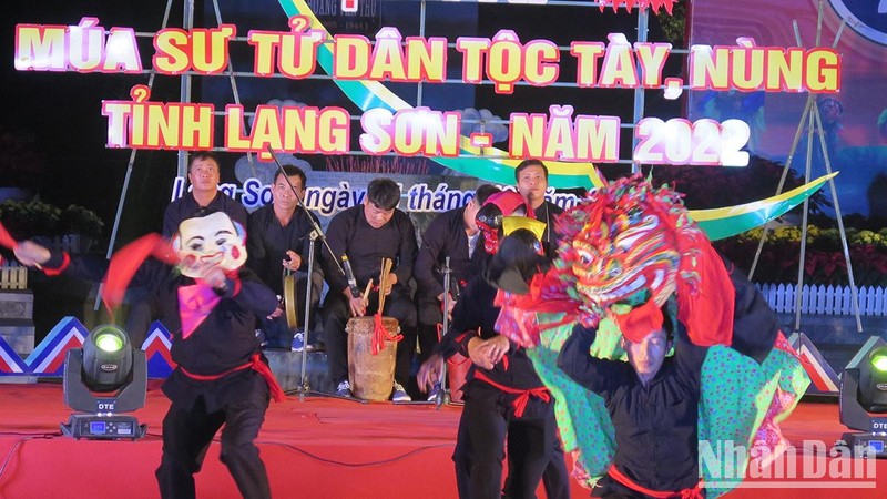 Các đội múa sư tử tham gia trình diễn tại Hội thi múa sư tử dân tộc Tày, Nùng của tỉnh Lạng Sơn năm 2022.