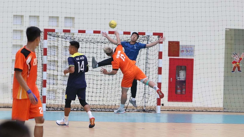 Trận đấu giữa đội Hà Nội và Yên Bái môn Bóng ném trong nhà.