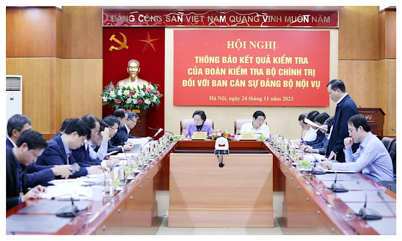 Quang cảnh buổi làm việc.